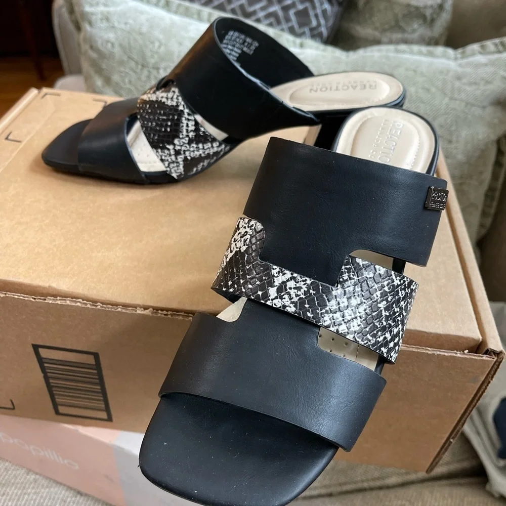 Kenneth Cole Reaction New bkack slides sandals 6.5 final sale